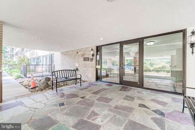 Building Photo - 600 Roosevelt Blvd