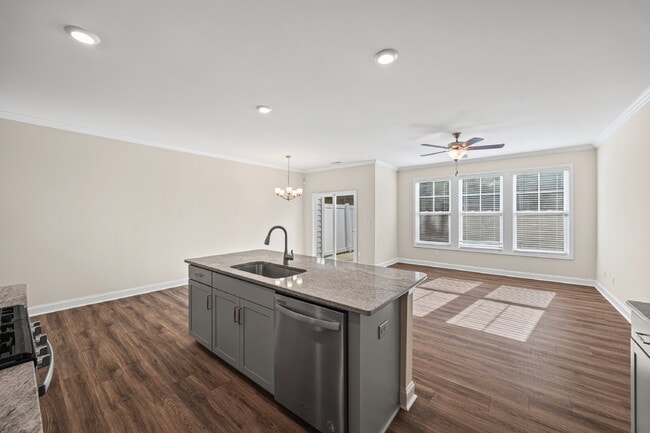 Building Photo - Lake Wylie Townhome with amazing amenities!