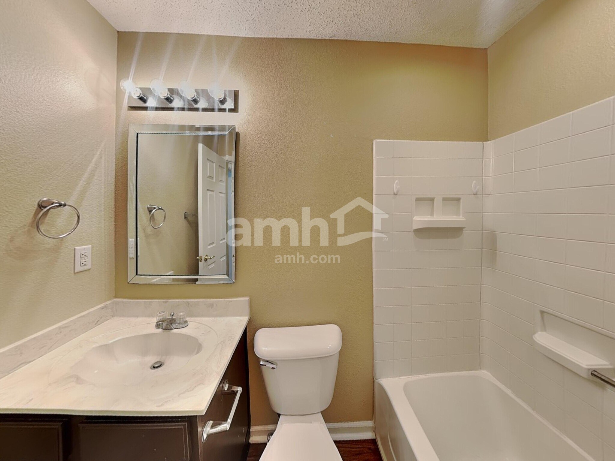 Building Photo - 5973 Redcliff North Ln