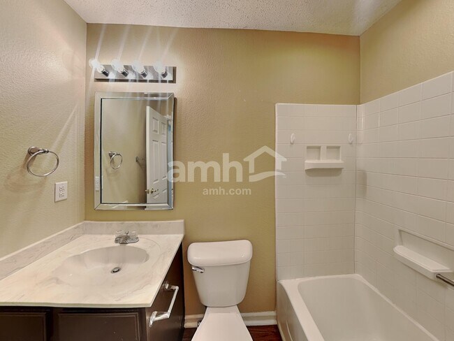 Building Photo - 5973 Redcliff North Ln