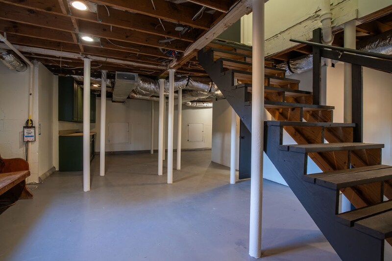 Building Photo - 2063 Delano Dr NE