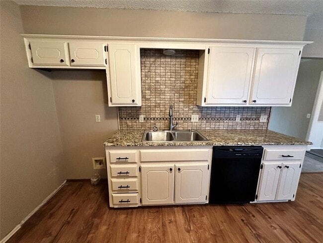 Building Photo - 2221 NE 8th St