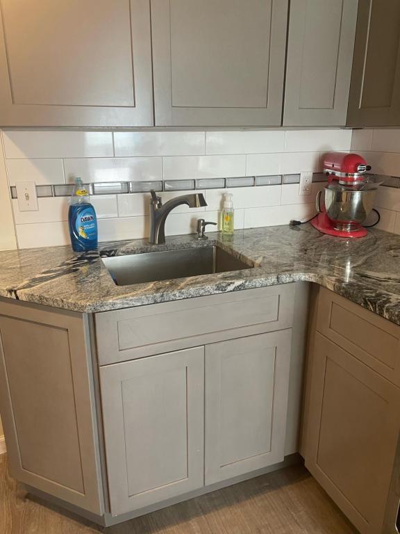 Building Photo - 10-14 Wheeler Rd