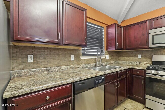 Building Photo - 14438 Miguel Terrazas Dr