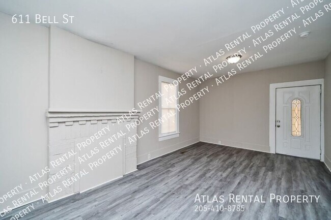 Building Photo - 611 Bell St