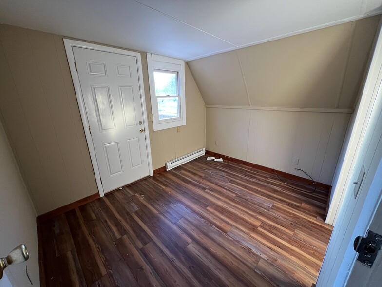 Smaller Main Level Bedroom - 131 Old US Highway 321