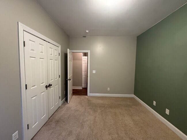 Building Photo - 106 Moonstone Ct