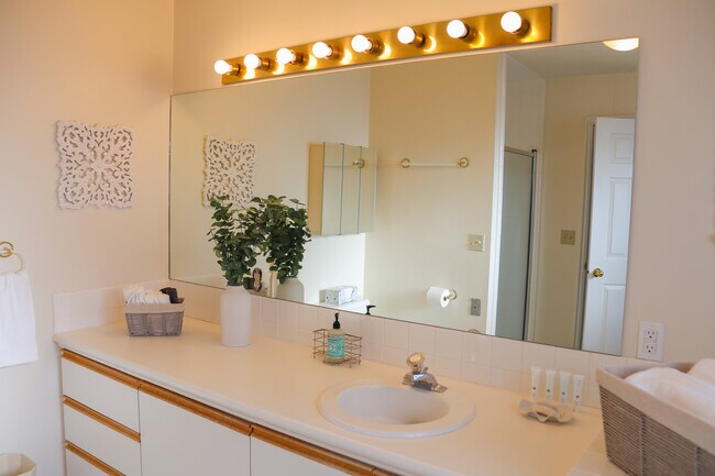 Building Photo - 9184 S Winter Wren Dr