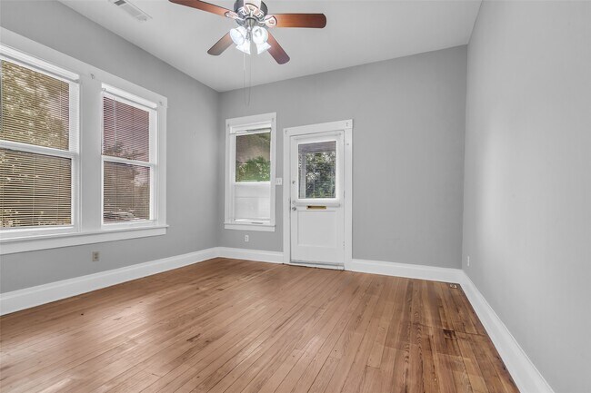 Building Photo - 4303 McKinney St