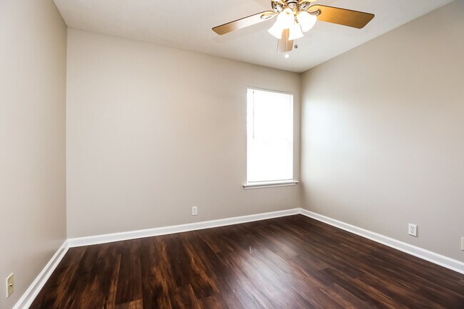 Building Photo - Inviting 3-Bedroom Nashville Home