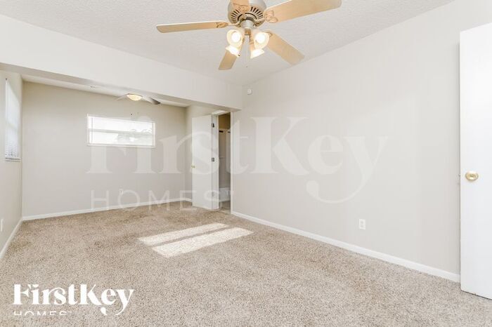 Building Photo - 5540 Lesser Dr