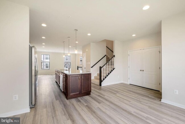 Building Photo - 5986 Passend Dr