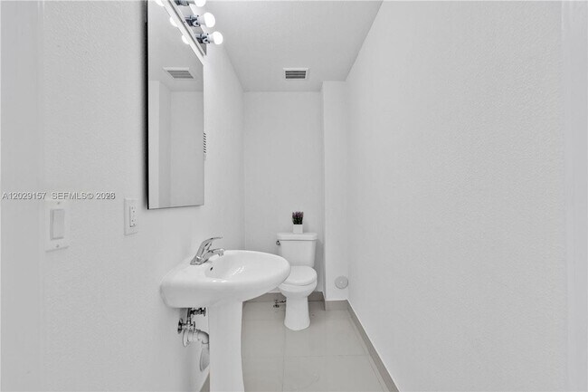 Building Photo - 25810 SW 144th Ave