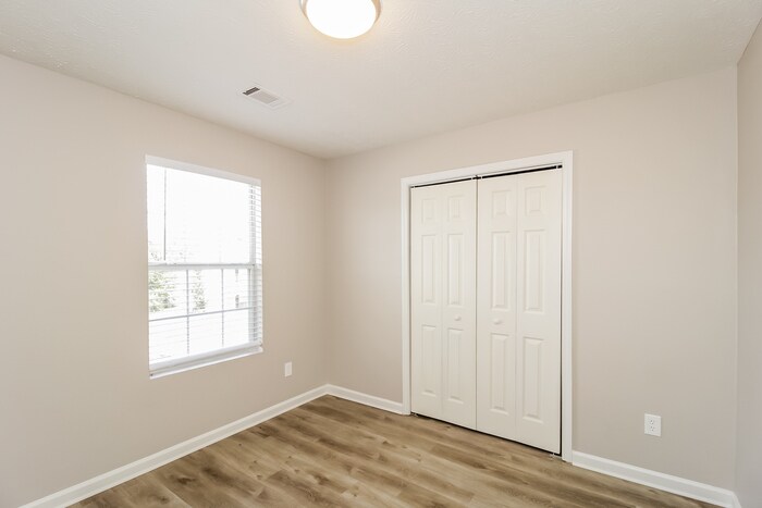 Building Photo - 191 Marsh Glen Dr