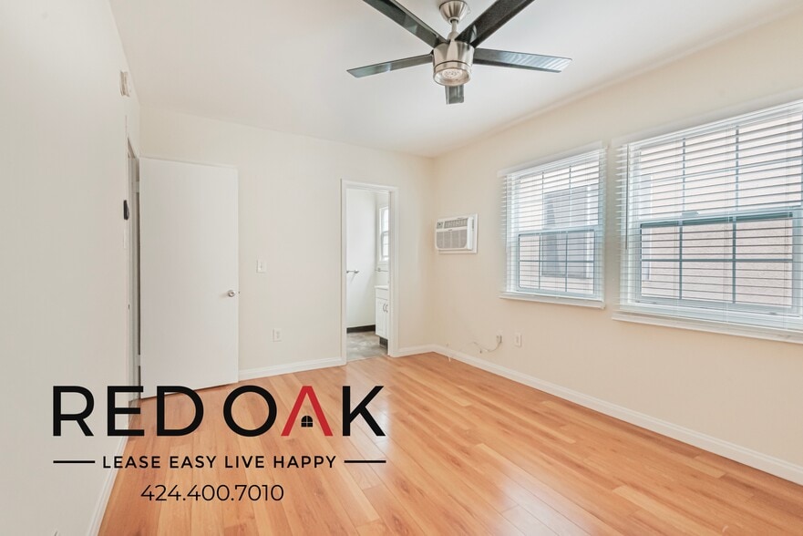 Building Photo - 615 N Rossmore Ave