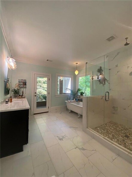 Building Photo - 1891 Ardmore Rd NW