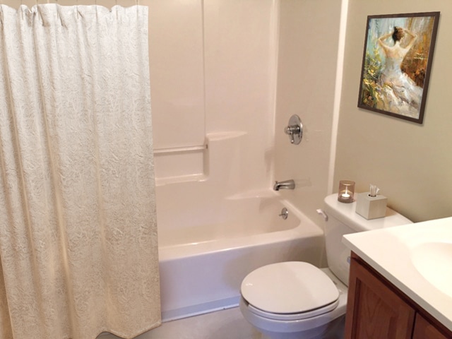 Building Photo - Spacious & Modern 2 bedroom Townhouse with...