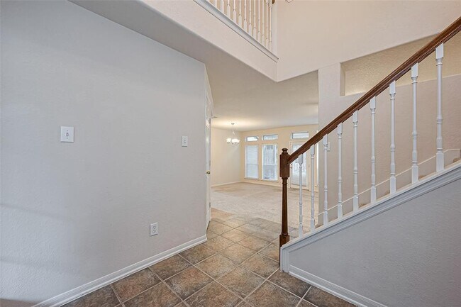 Building Photo - 18 W Greenhill Terrace Pl
