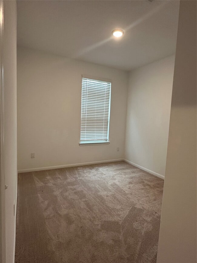 Building Photo - 309 Maple Bark Trl