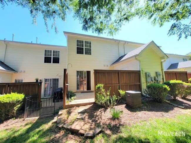 Building Photo - 2121 Piney Brook Rd