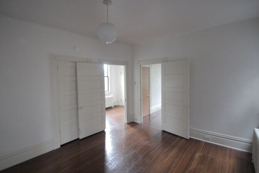 Building Photo - 405 Peebles St