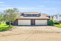 Building Photo - 2138 Peach St