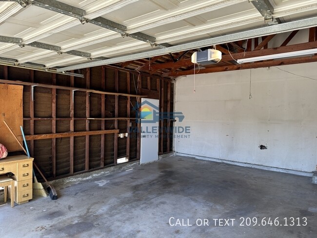 Building Photo - 2023 Moran Ave