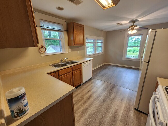 Building Photo - LAKE VIEWS IN PRIVATE SETTING