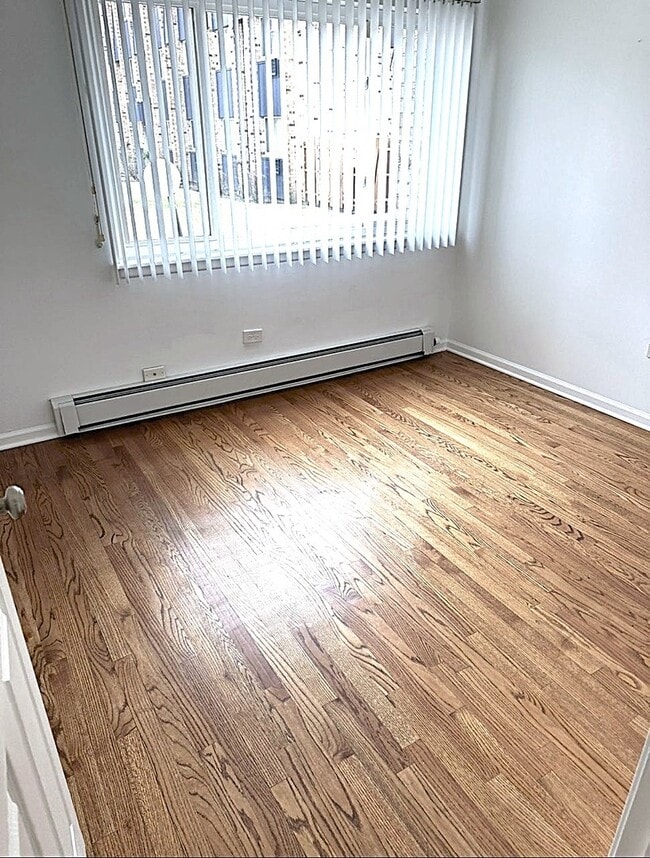 Building Photo - 8655 1/2 W Foster Ave