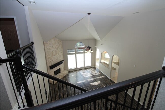 Building Photo - 15195 Shellwood Ln