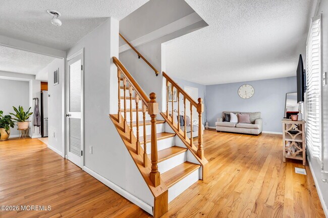 Building Photo - 22 Compass Ln