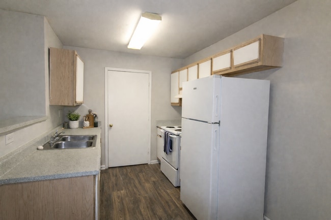 Interior Photo - Cambridge Park