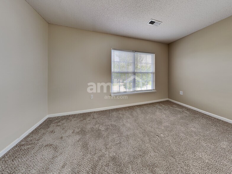 Building Photo - 5001 Athol St