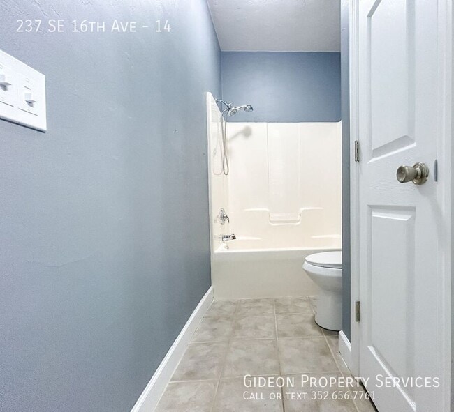 Building Photo - 237 SE 16th Ave