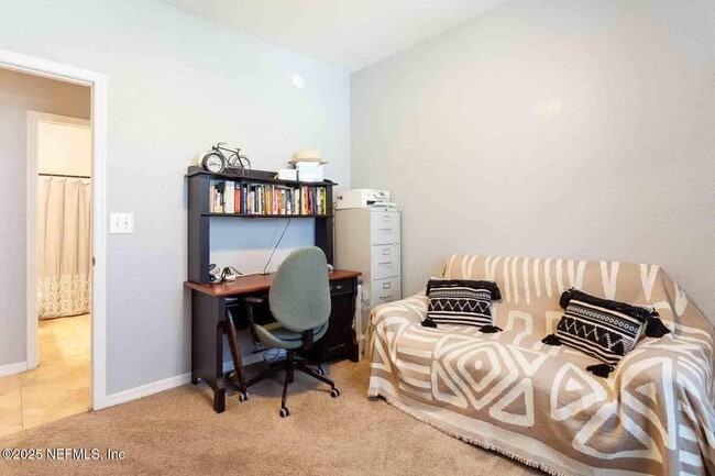 Building Photo - 13700 Richmond Park Dr N