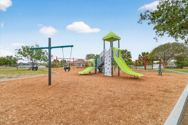 Building Photo - 8121 Cattlemen Dr