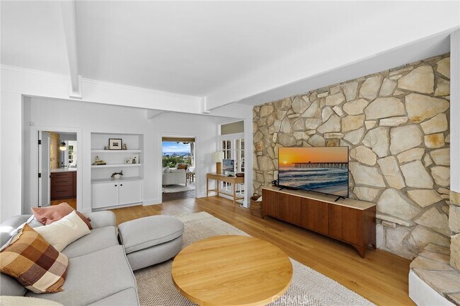 Building Photo - 3007 Harbor View Dr