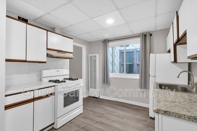 Building Photo - 1251 Hertel Ave