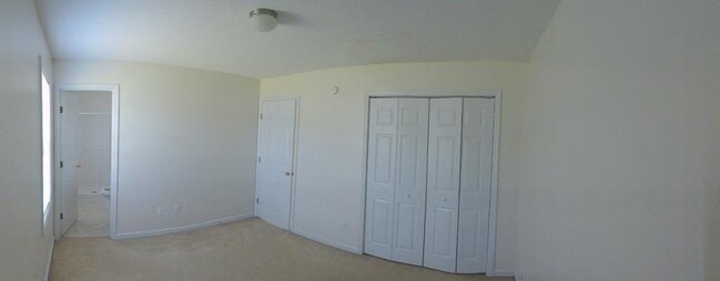 Building Photo - 126 Daphne Dr