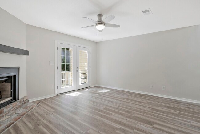 Building Photo - 4221 Brookside Dr