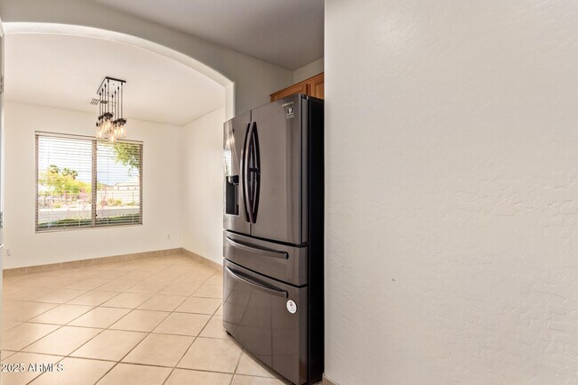 Building Photo - 1609 E Beautiful Ln