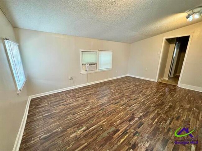 Building Photo - 102 Varee Dr