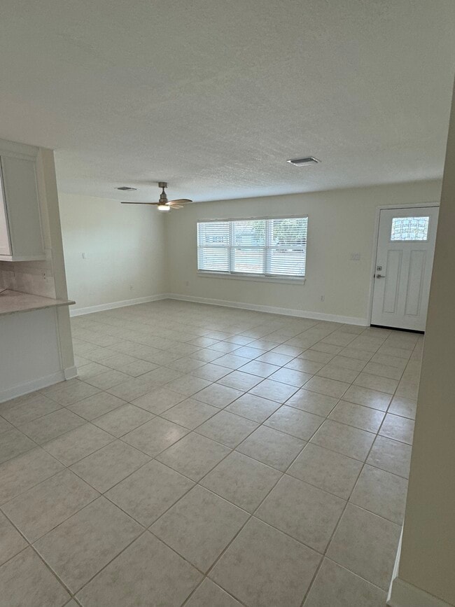 Building Photo - 2236 Northland Rd