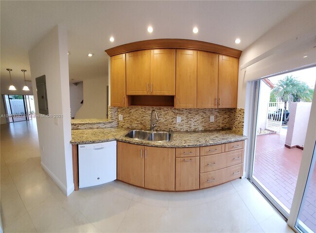 Building Photo - 6518 SW 129th Ave