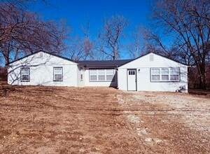 Building Photo - 8622 Walker Ave