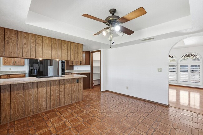 Building Photo - 1003 E Calle Monte Vista