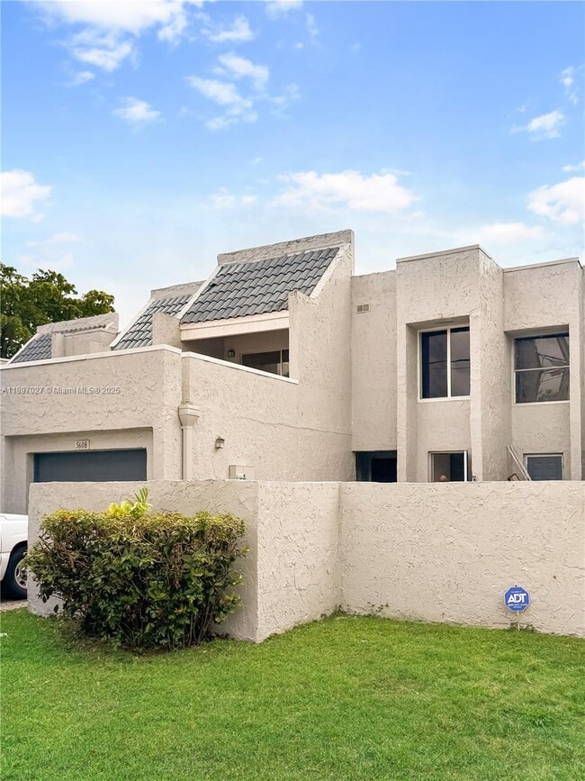 Building Photo - 5608 NW 19th St