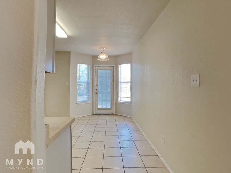 Building Photo - 6539 Estes Flats