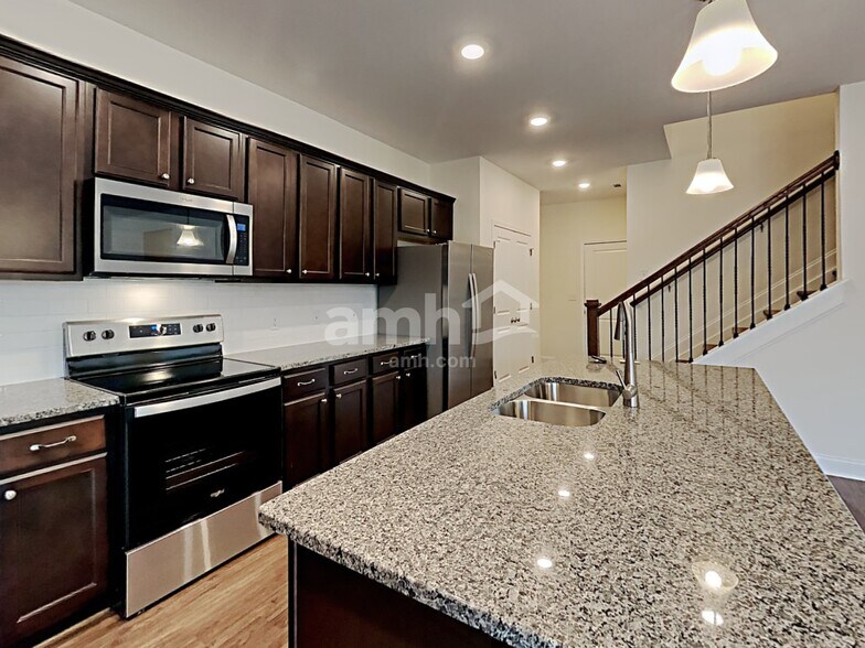 Building Photo - 4860 Chutney Dr