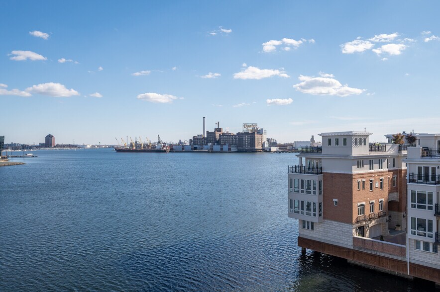 Building Photo - 621 Ponte Villas N